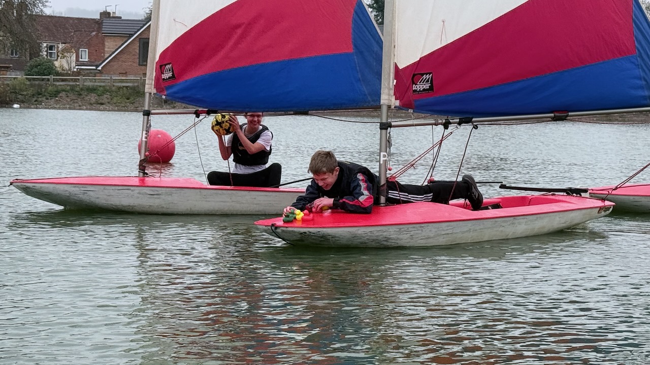 Sunday Sailing - Photo 24